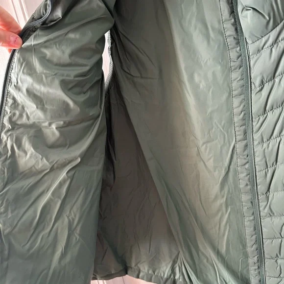 Old Navy Active Water Resistant Sage Quilted Vest Womens XL EUC - Picture 8 of 8